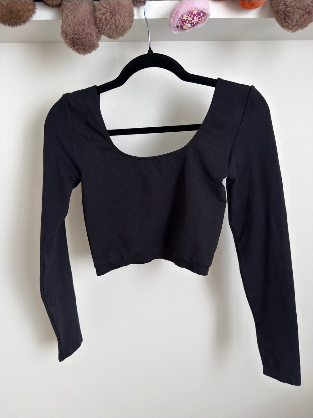 Aritzia Babaton Scoop Neck Cropped Long Sleeve Top – Black – XS/S